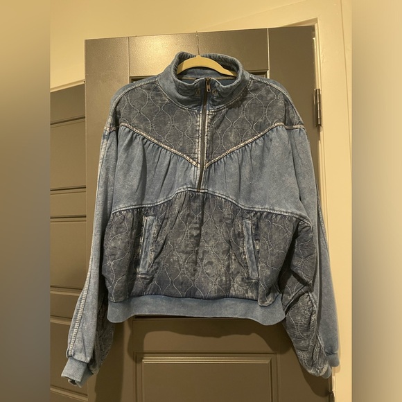 Urban Outfitters Blue Quilted Sweatshirt (M) - Picture 3 of 10